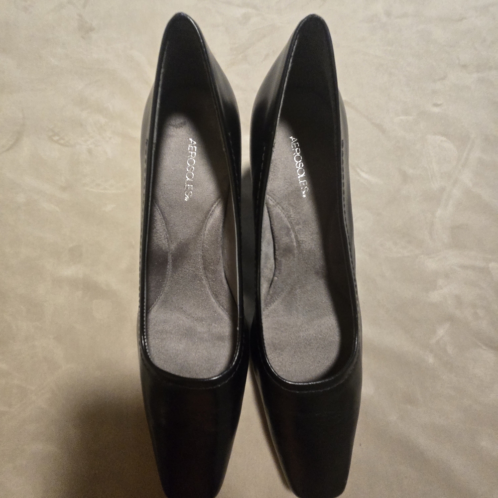 AEROSOLES Elegant Black Pumps